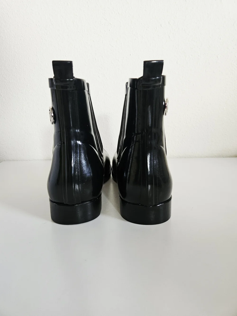 Michael Kors Women's Black Gloss Chelsea Rain Boots